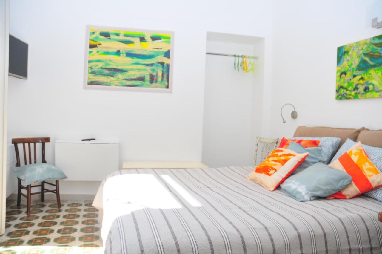 Il Giardino Di Tatiana Rooms & Breakfast La Maddalena  Exterior foto
