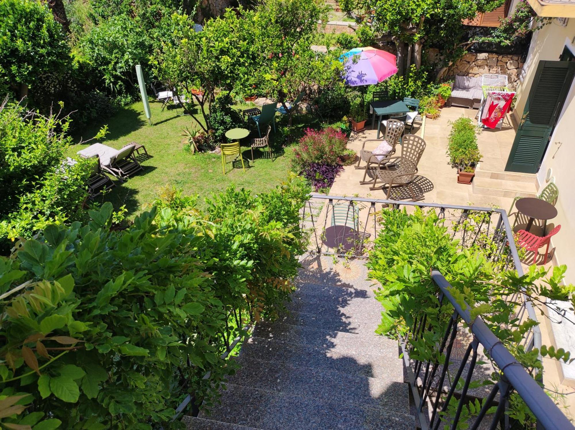 Il Giardino Di Tatiana Rooms & Breakfast La Maddalena  Exterior foto
