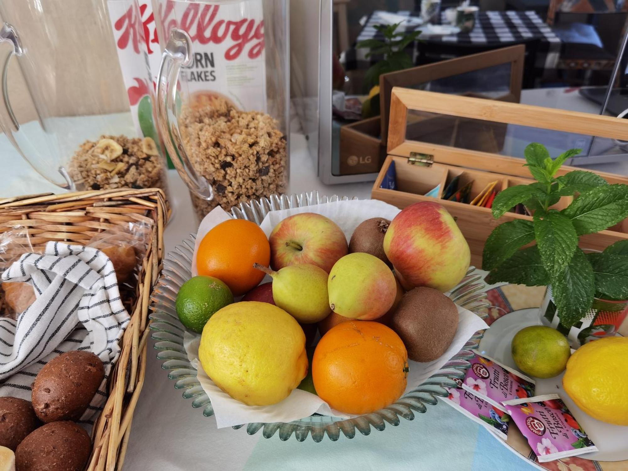 Il Giardino Di Tatiana Rooms & Breakfast La Maddalena  Habitación foto