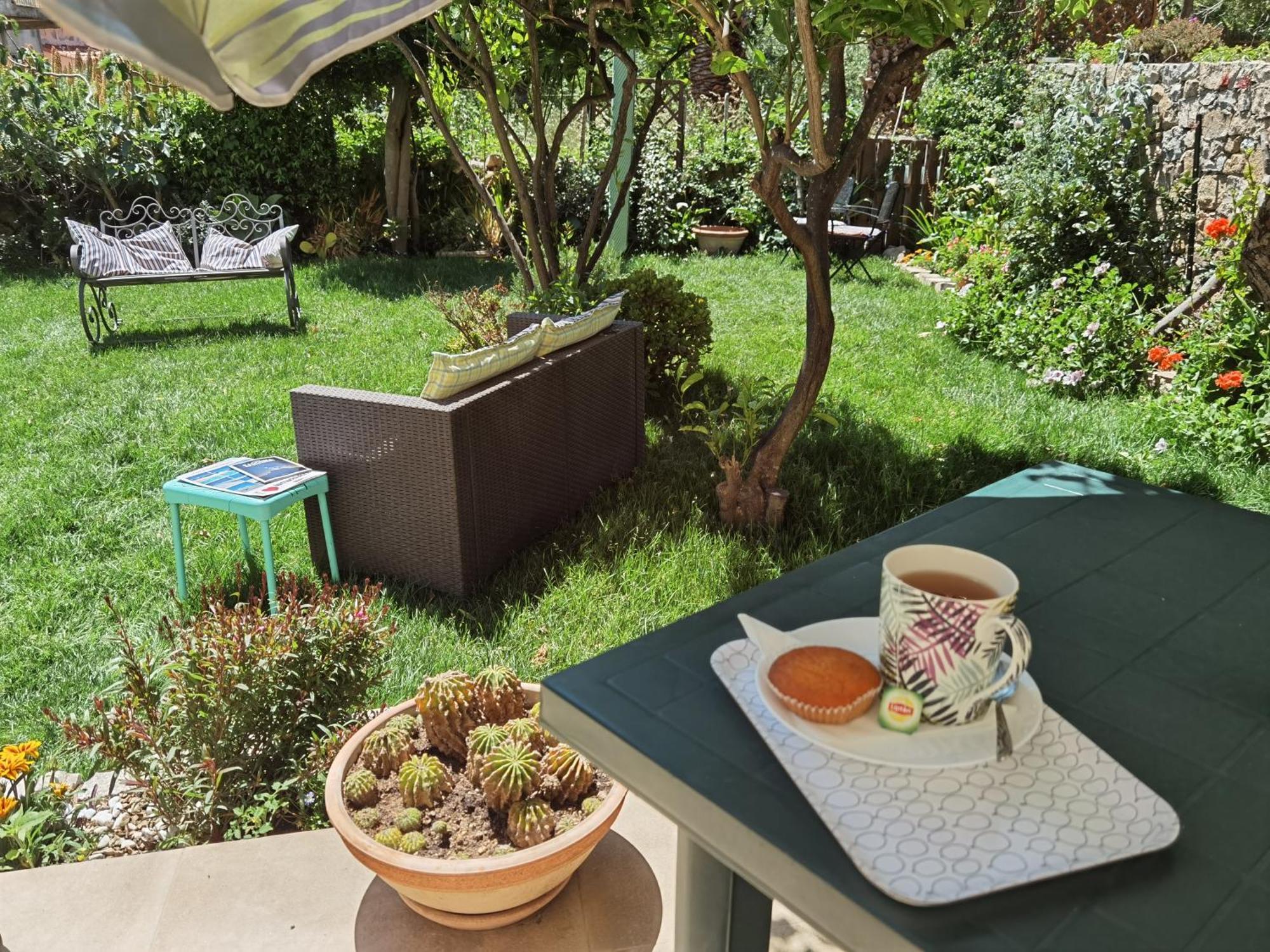 Il Giardino Di Tatiana Rooms & Breakfast La Maddalena  Habitación foto
