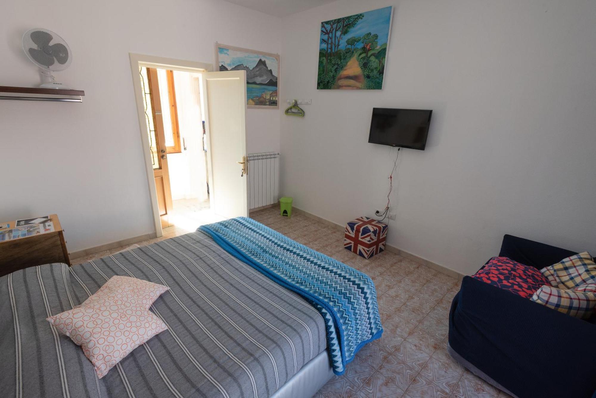 Il Giardino Di Tatiana Rooms & Breakfast La Maddalena  Habitación foto