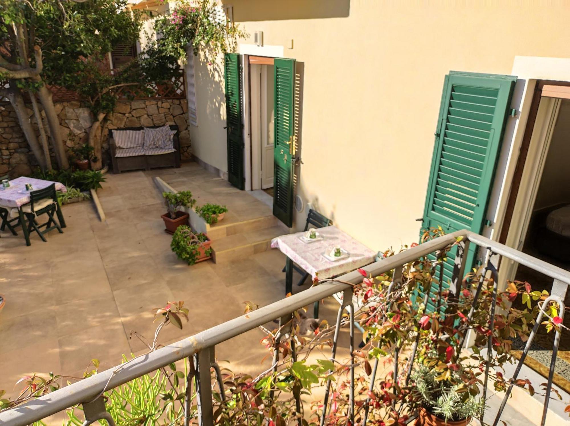Il Giardino Di Tatiana Rooms & Breakfast La Maddalena  Exterior foto