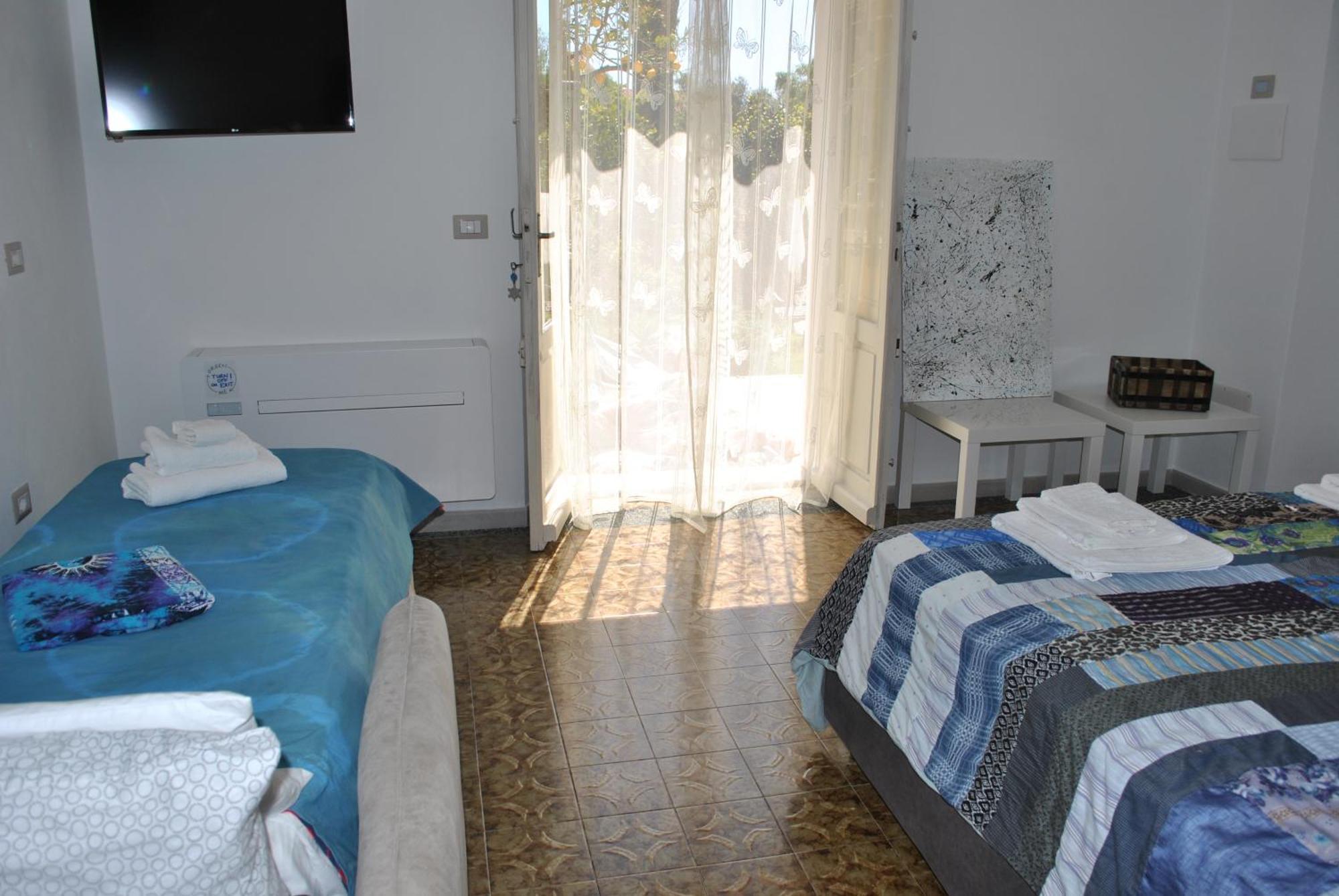 Il Giardino Di Tatiana Rooms & Breakfast La Maddalena  Habitación foto